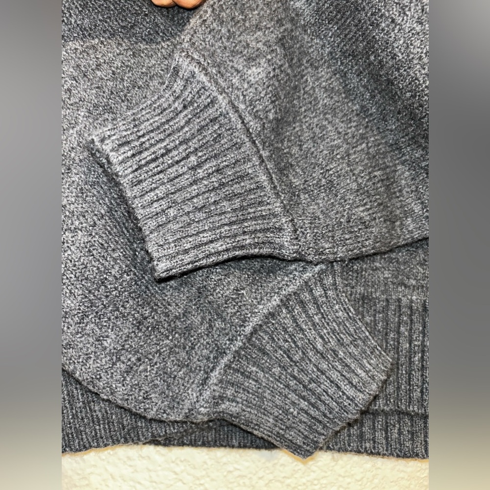 Gently use women’s long sleeve zipper collar X small - Picture 7 of 7